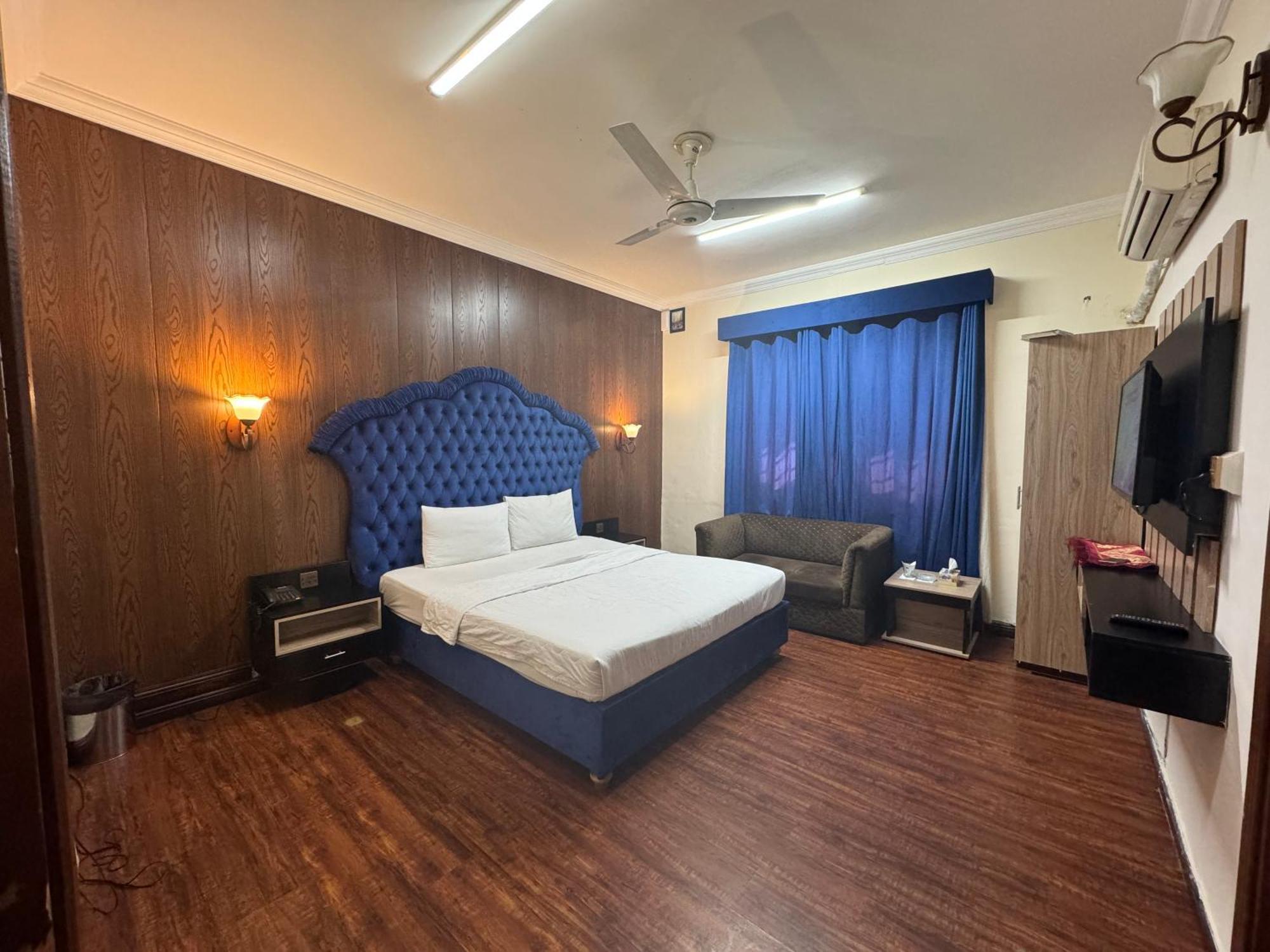 Orbit Residency F-7 Hotel Islamabad Exterior foto